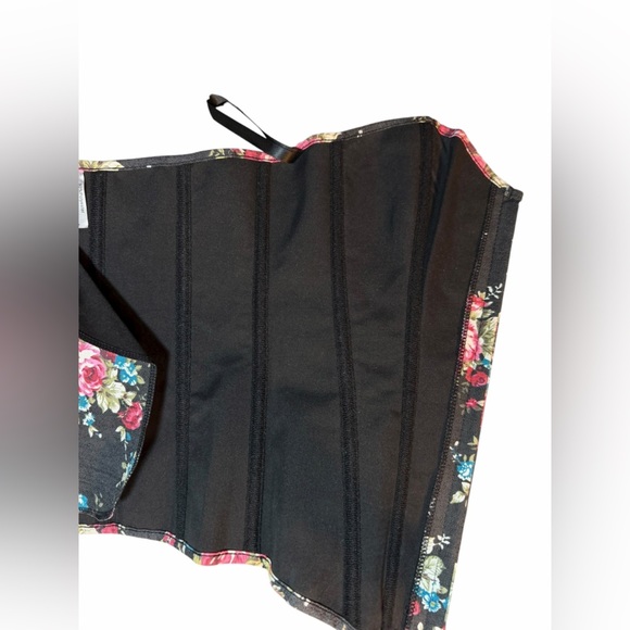 Floral Lace Back Corset Bustier Top - Picture 12 of 12